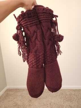 UGG maroon port red heather knit sock slippers XS/S